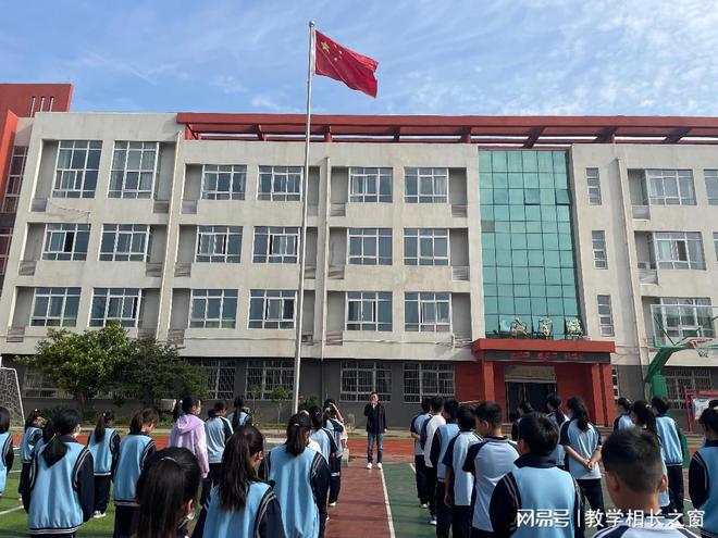 爱游戏体育爱护环境 低碳环保——师家河小学爱护环境主题活动(图2)